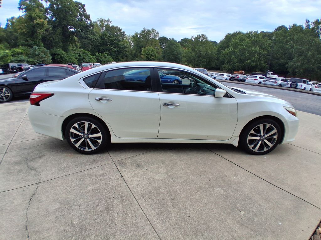 2017 Nissan Altima 2.5 SV photo 3