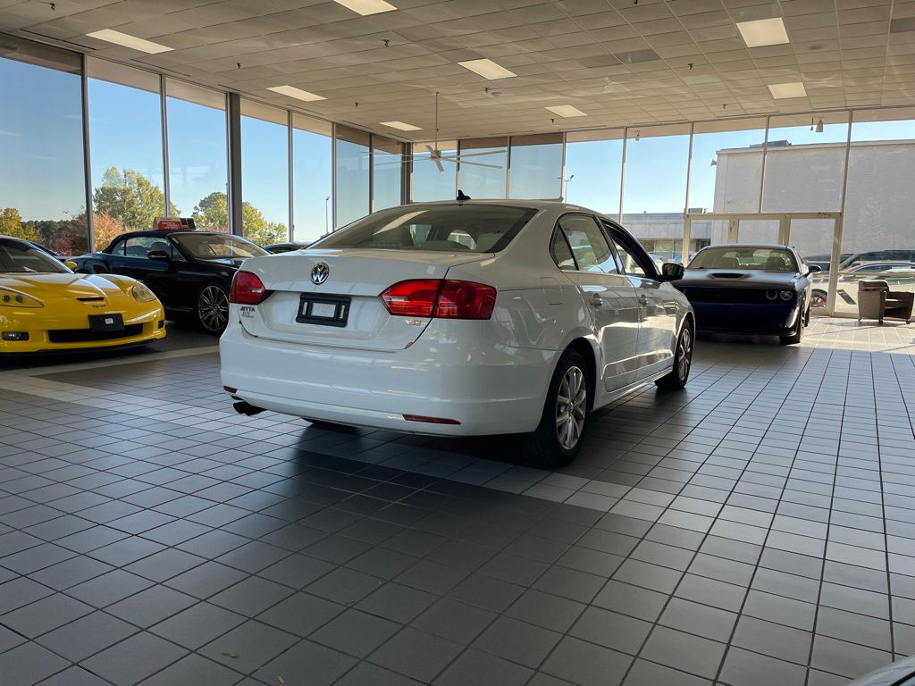 2014 Volkswagen Jetta 1.8T SE photo 2