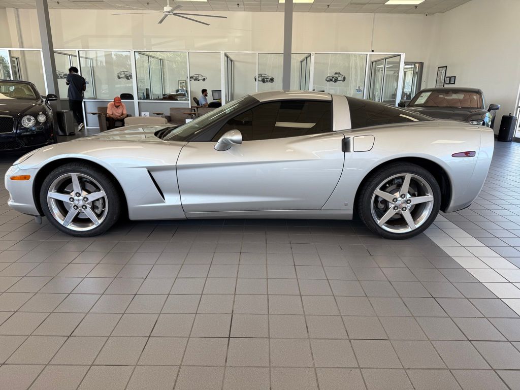 2007 Chevrolet Corvette Base Coupe photo 2