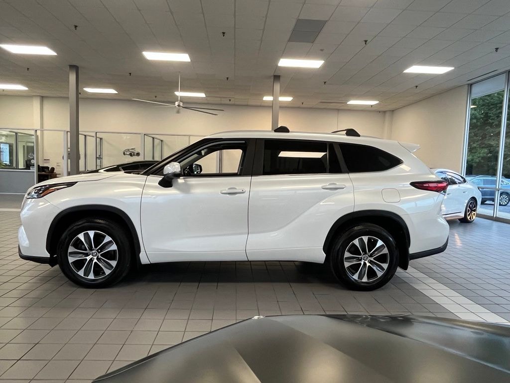 Used 2023 Toyota Highlander XLE SUV