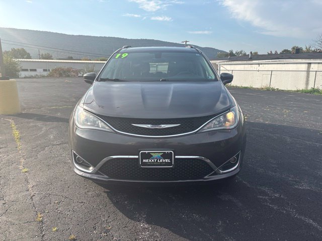 Used 2019 Chrysler Pacifica Touring L Minivan/Van