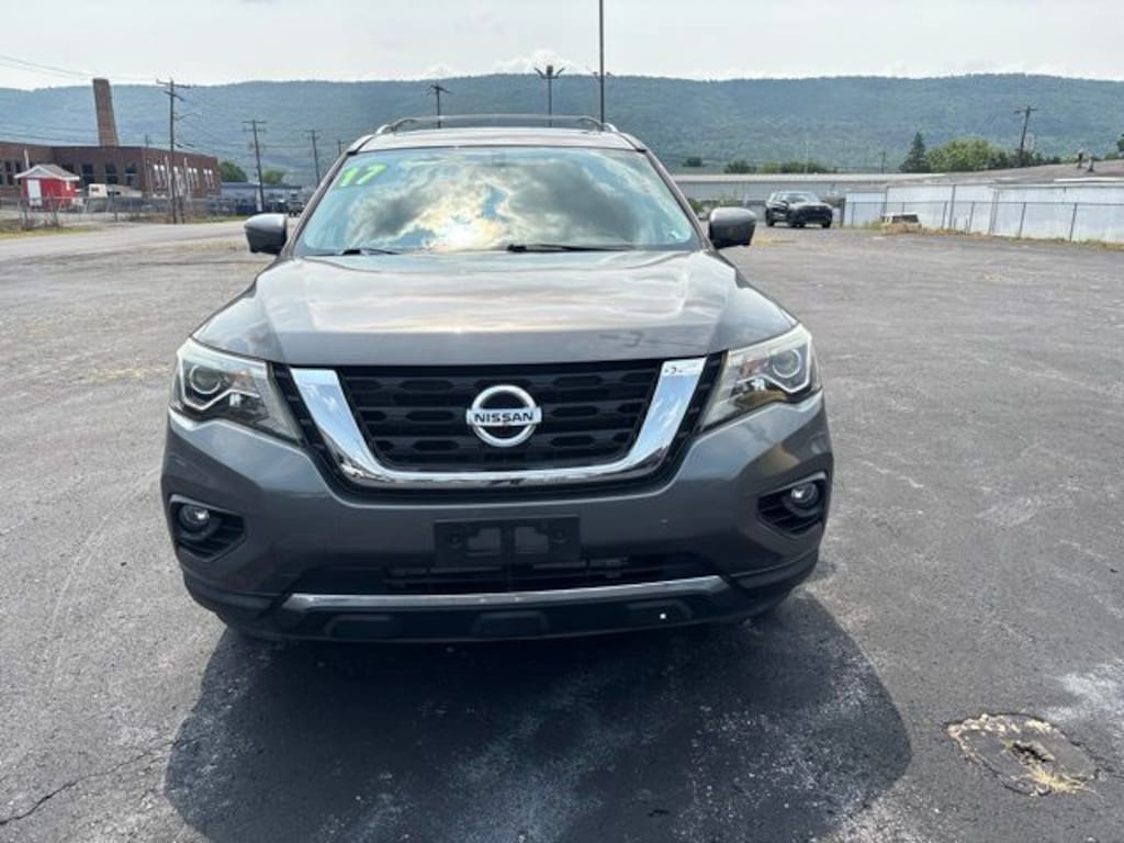Used 2017 Nissan Pathfinder SL SUV