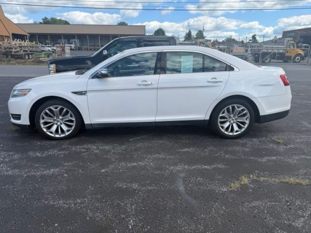 Used 2018 Ford Taurus Limited Sedan