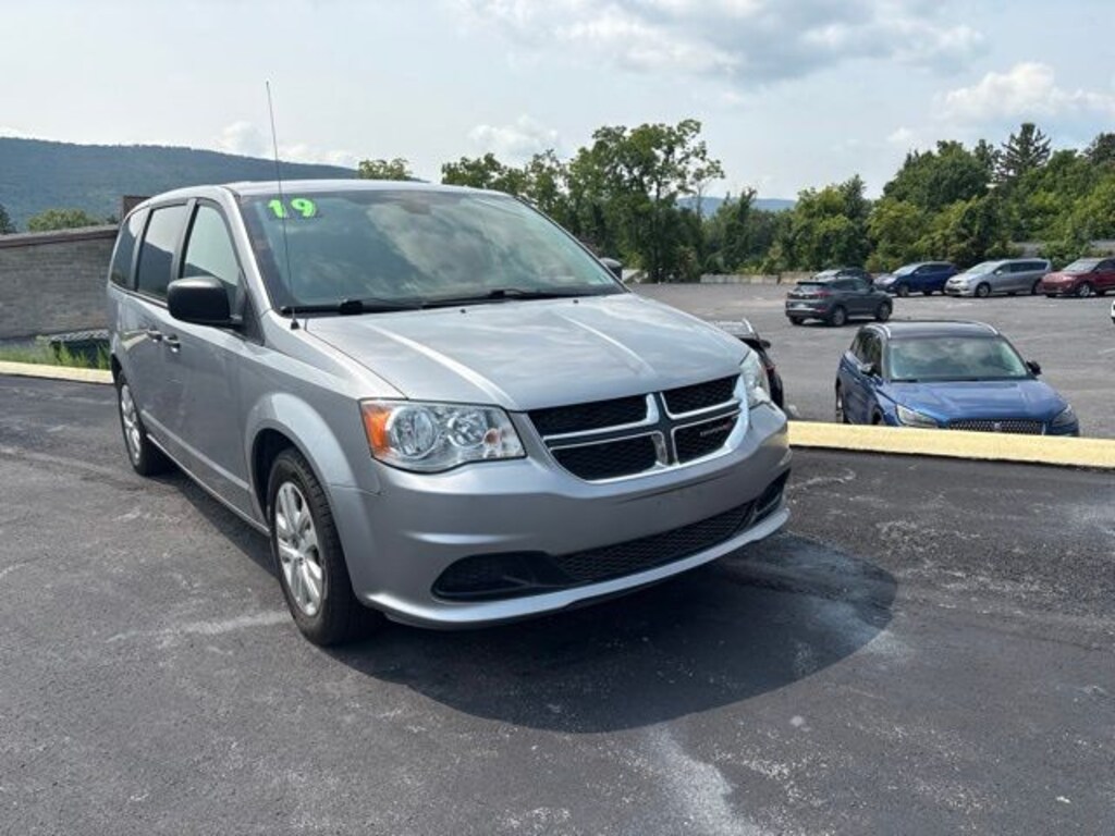 Used 2019 Dodge Grand Caravan SE Minivan/Van