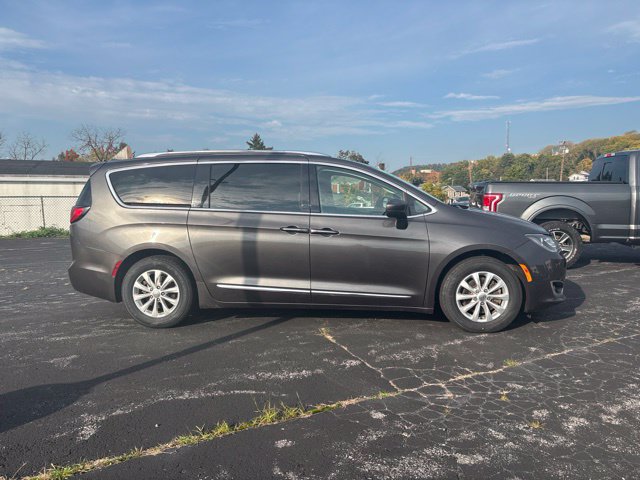 Used 2019 Chrysler Pacifica Touring L Minivan/Van