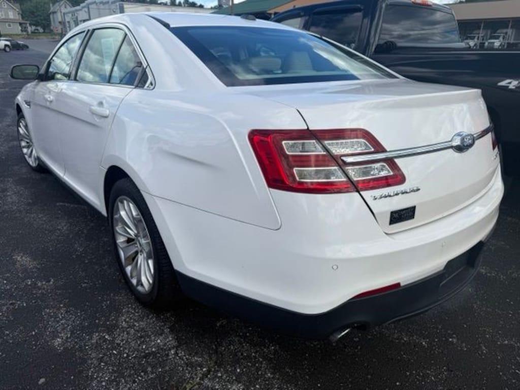 Used 2018 Ford Taurus Limited Sedan