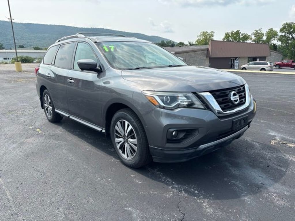 Used 2017 Nissan Pathfinder SL SUV