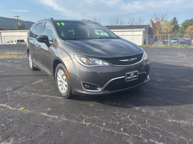 Used 2019 Chrysler Pacifica Touring L Minivan/Van