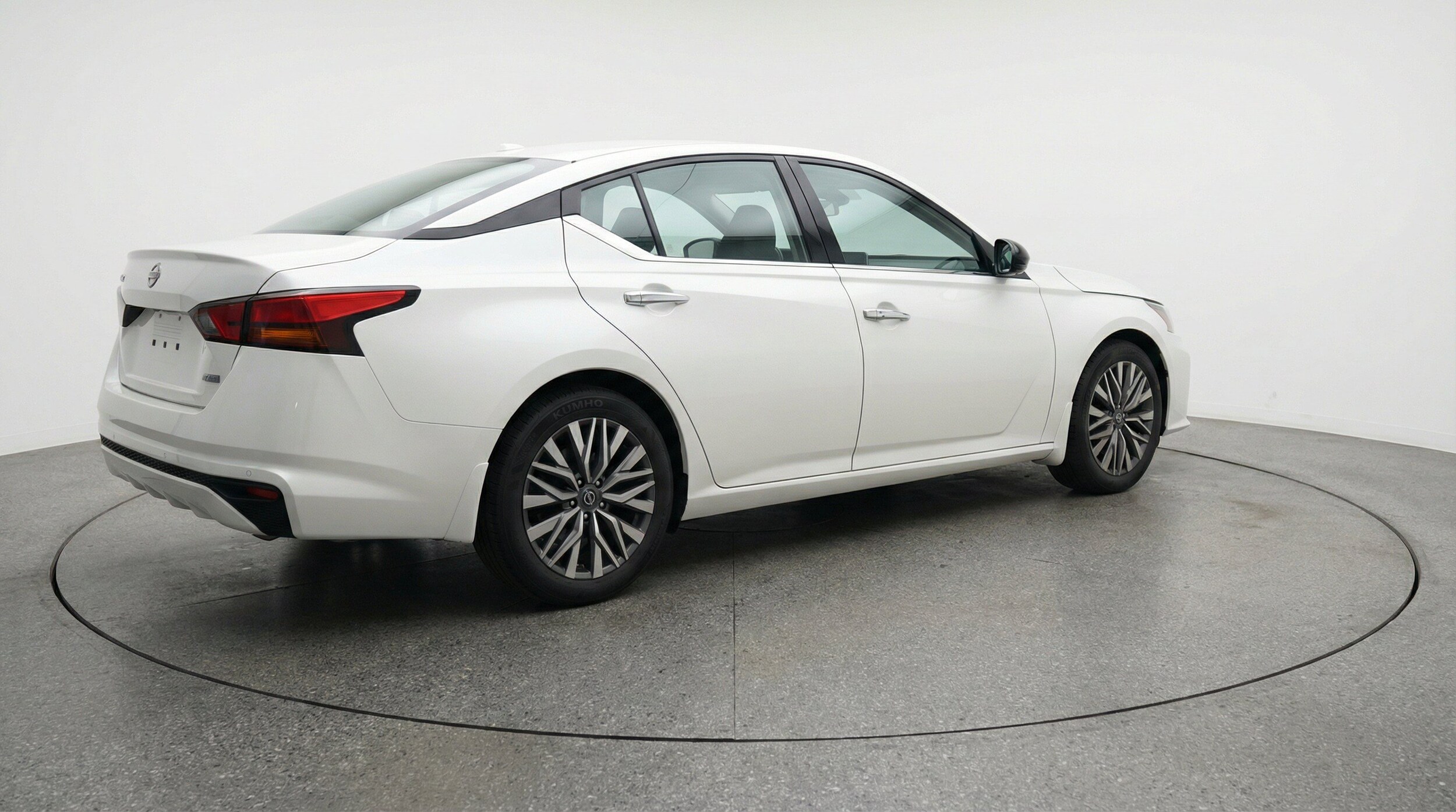 Thumbnail: 2025 Nissan Altima - 9