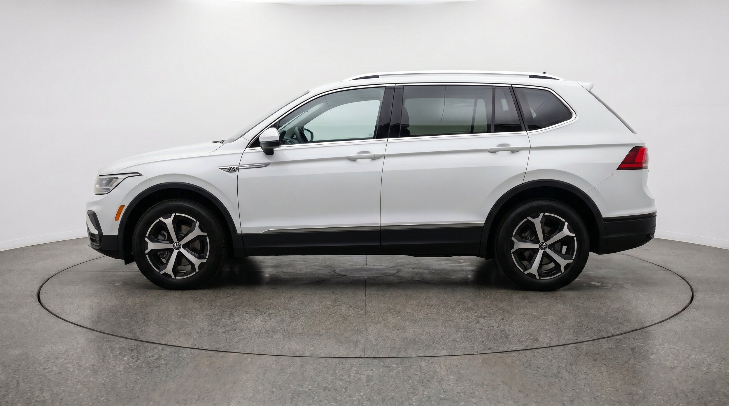Thumbnail: 2026 Volkswagen Tiguan - 5