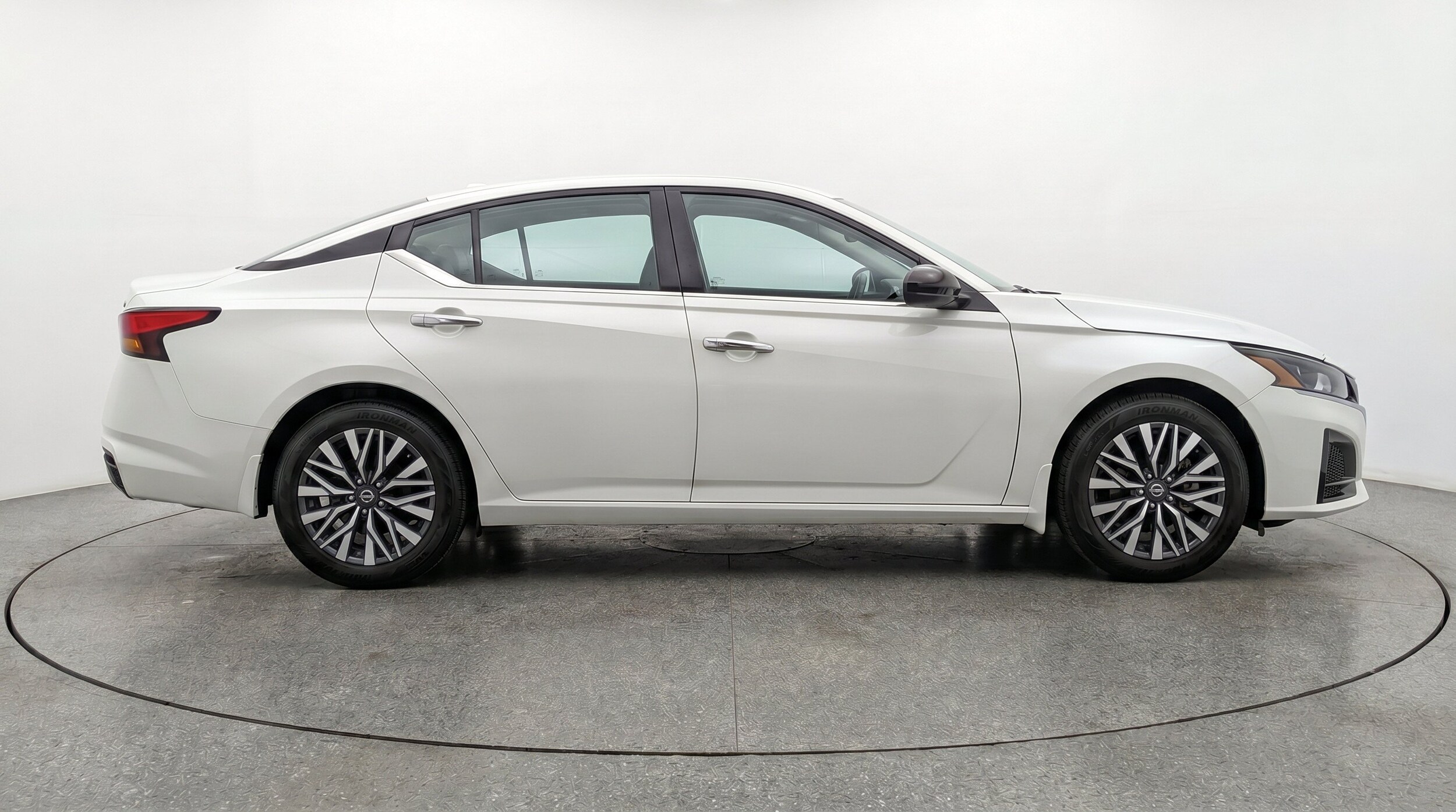 Thumbnail: 2025 Nissan Altima - 11