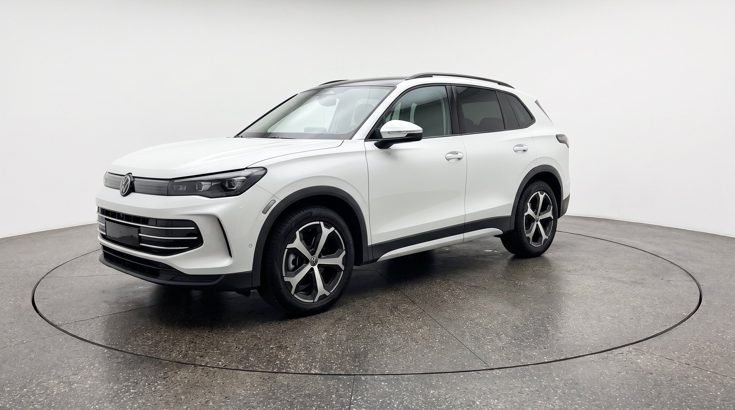 Thumbnail: 2026 Volkswagen Tiguan - 3