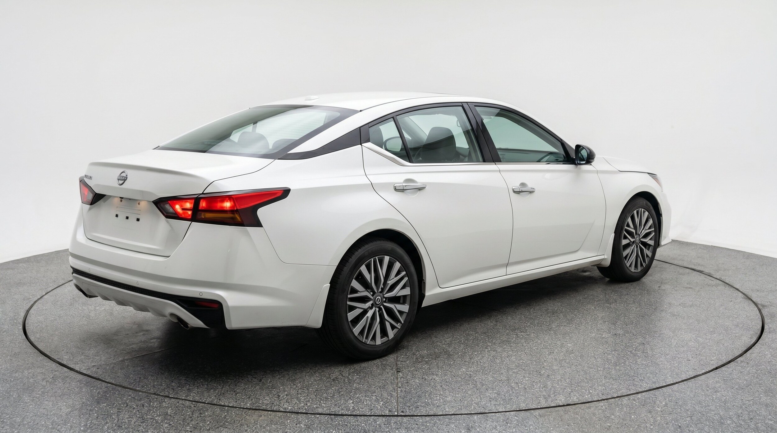 Thumbnail: 2025 Nissan Altima - 9