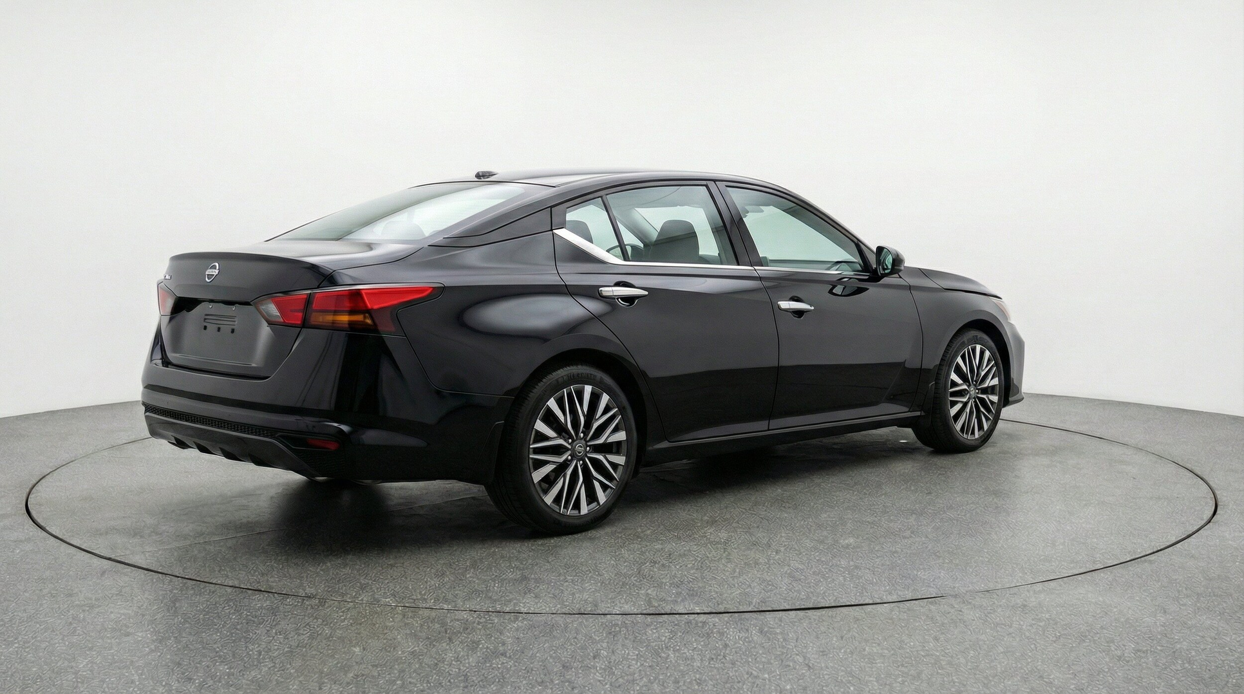Thumbnail: 2025 Nissan Altima - 9