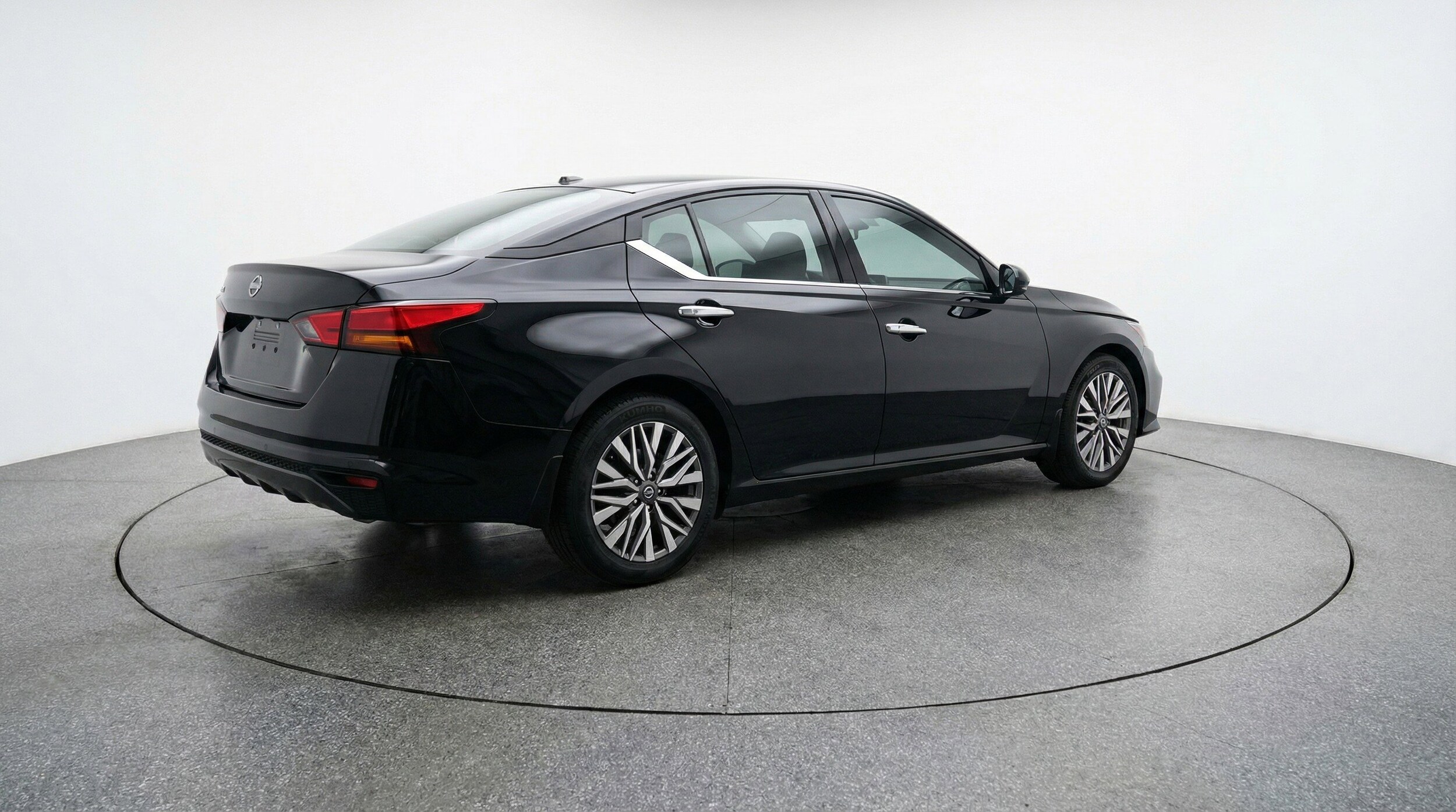 Thumbnail: 2025 Nissan Altima - 9