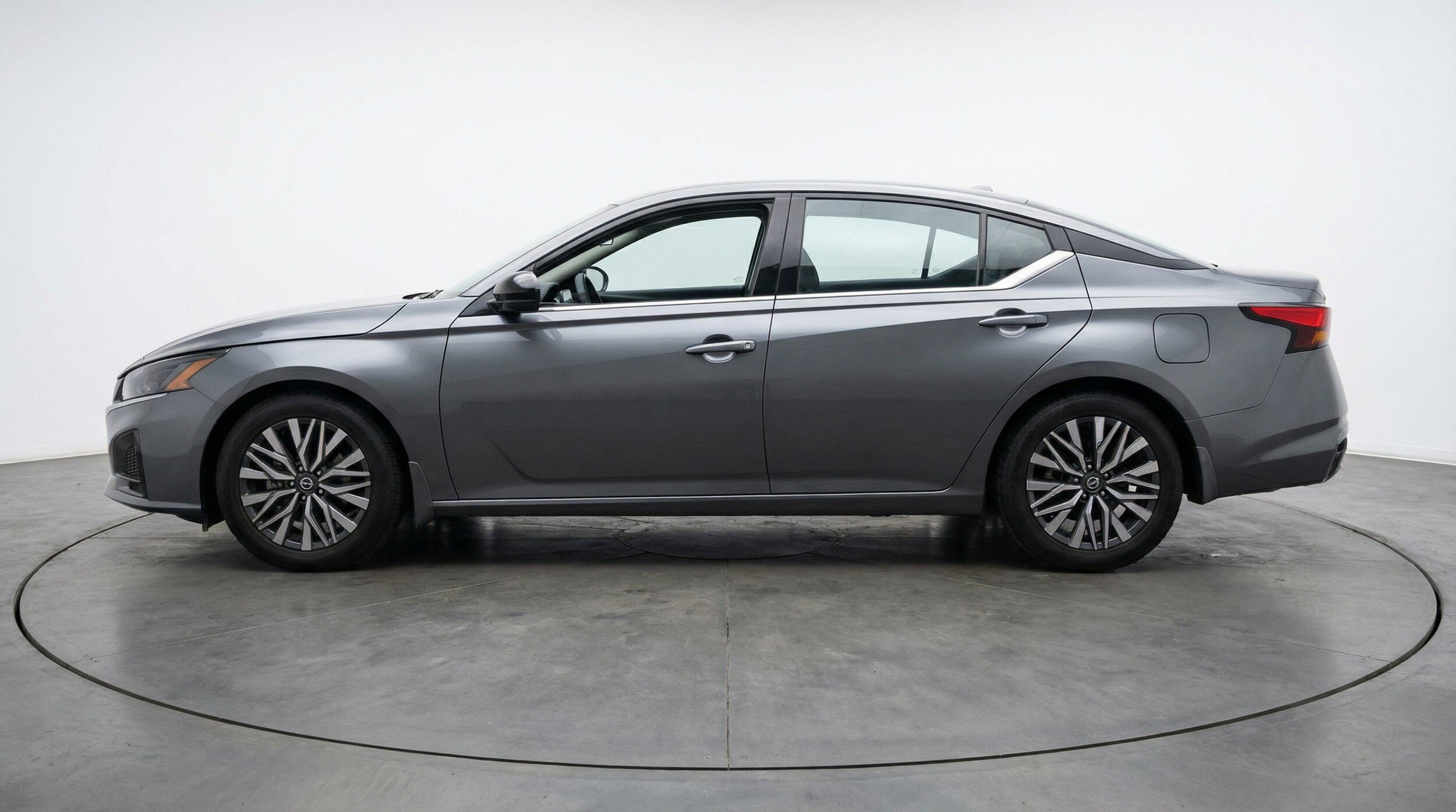Thumbnail: 2025 Nissan Altima - 5