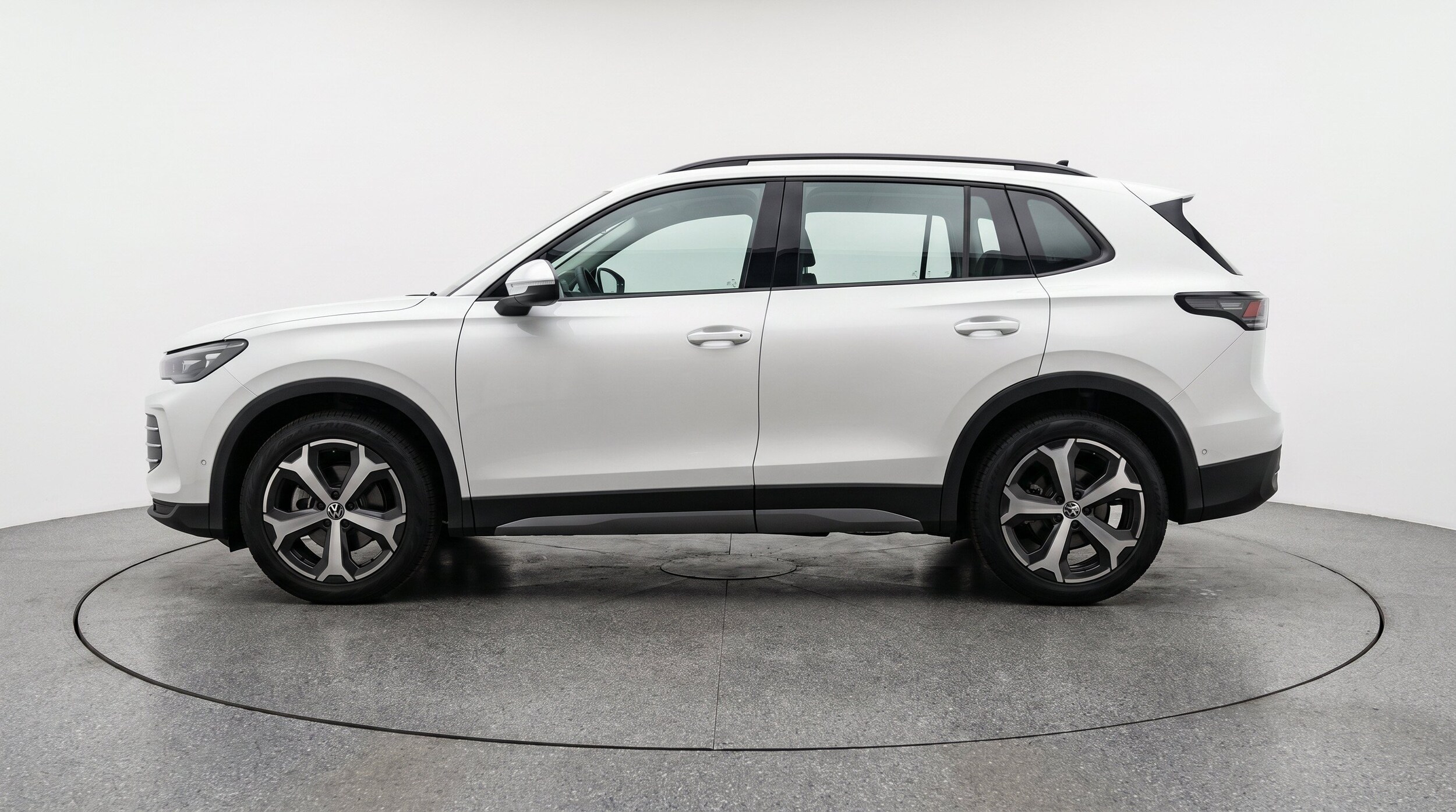 Thumbnail: 2026 Volkswagen Tiguan - 5
