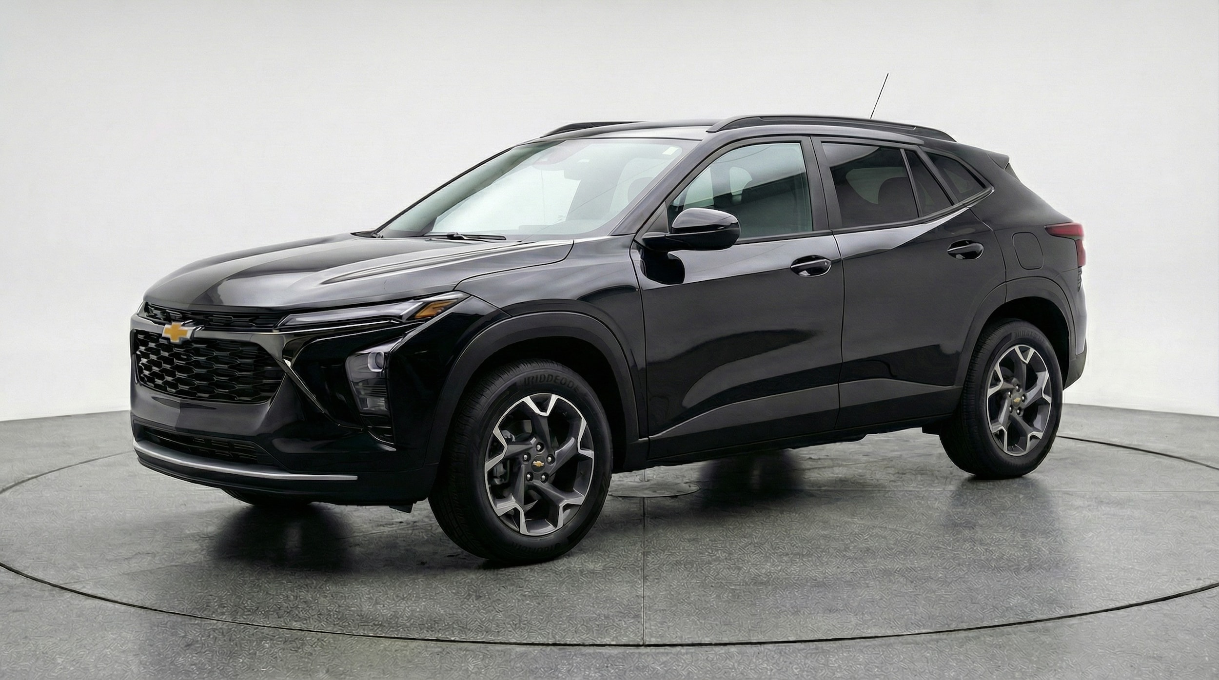 Thumbnail: 2025 Chevrolet Trax - 3