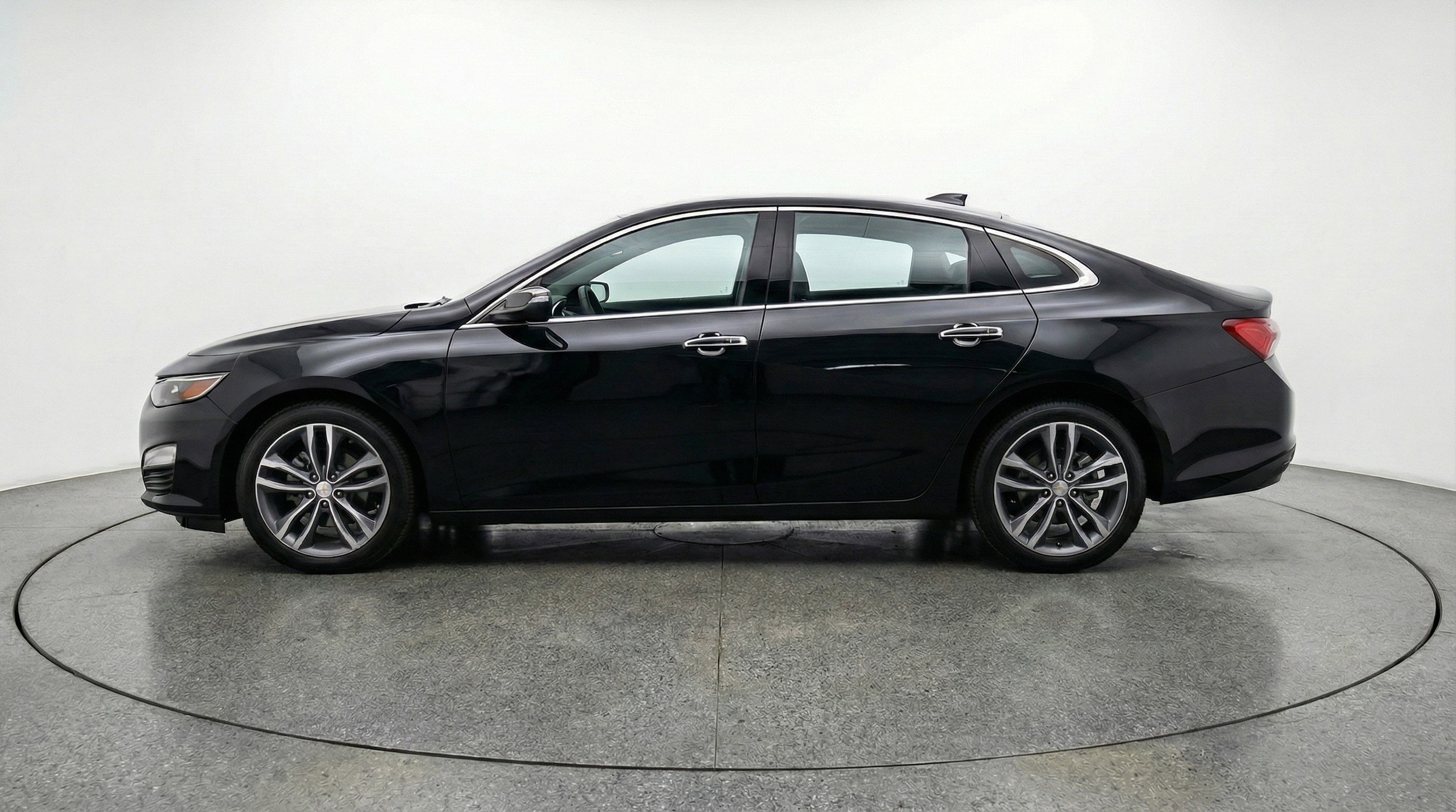 Thumbnail: 2024 Chevrolet Malibu - 5