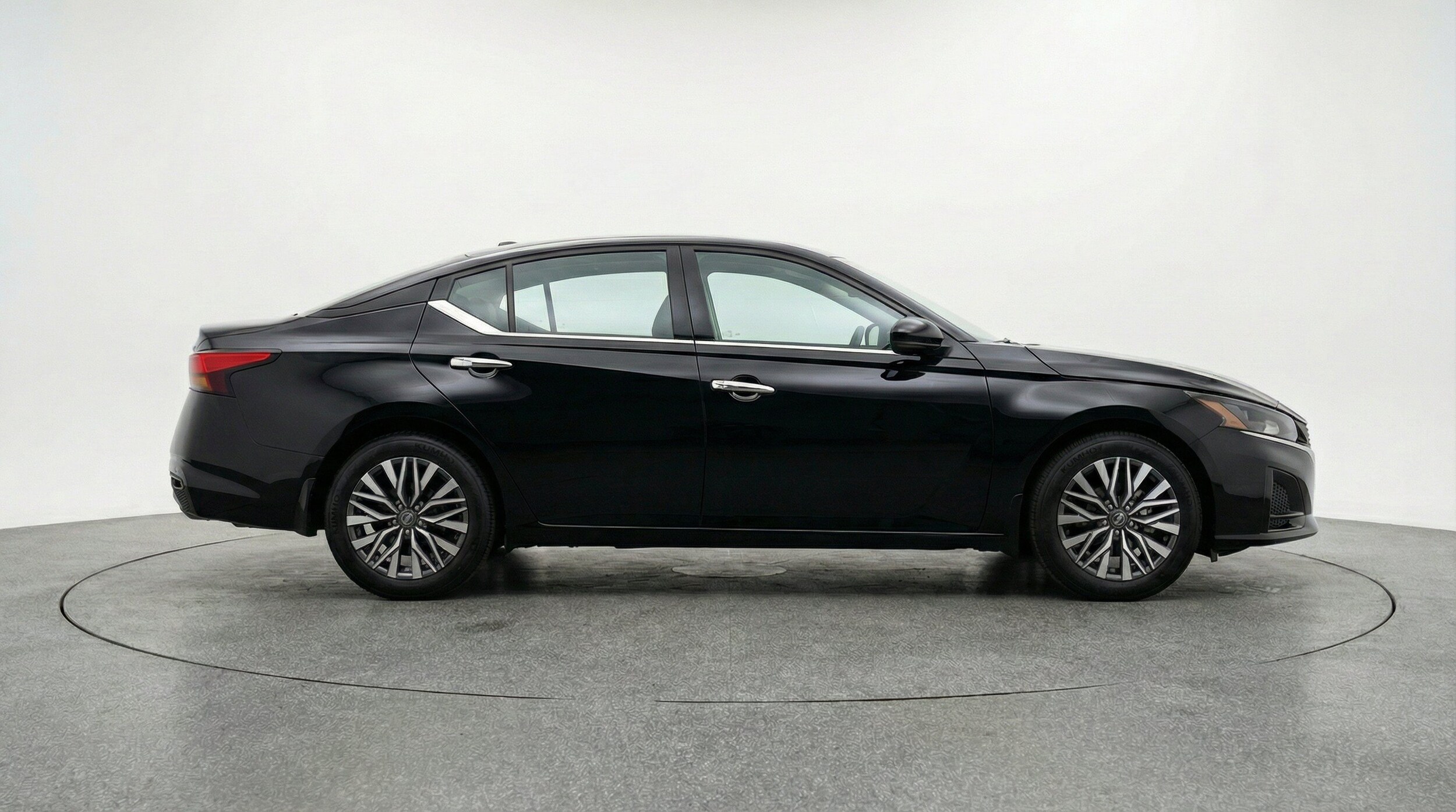 Thumbnail: 2025 Nissan Altima - 11