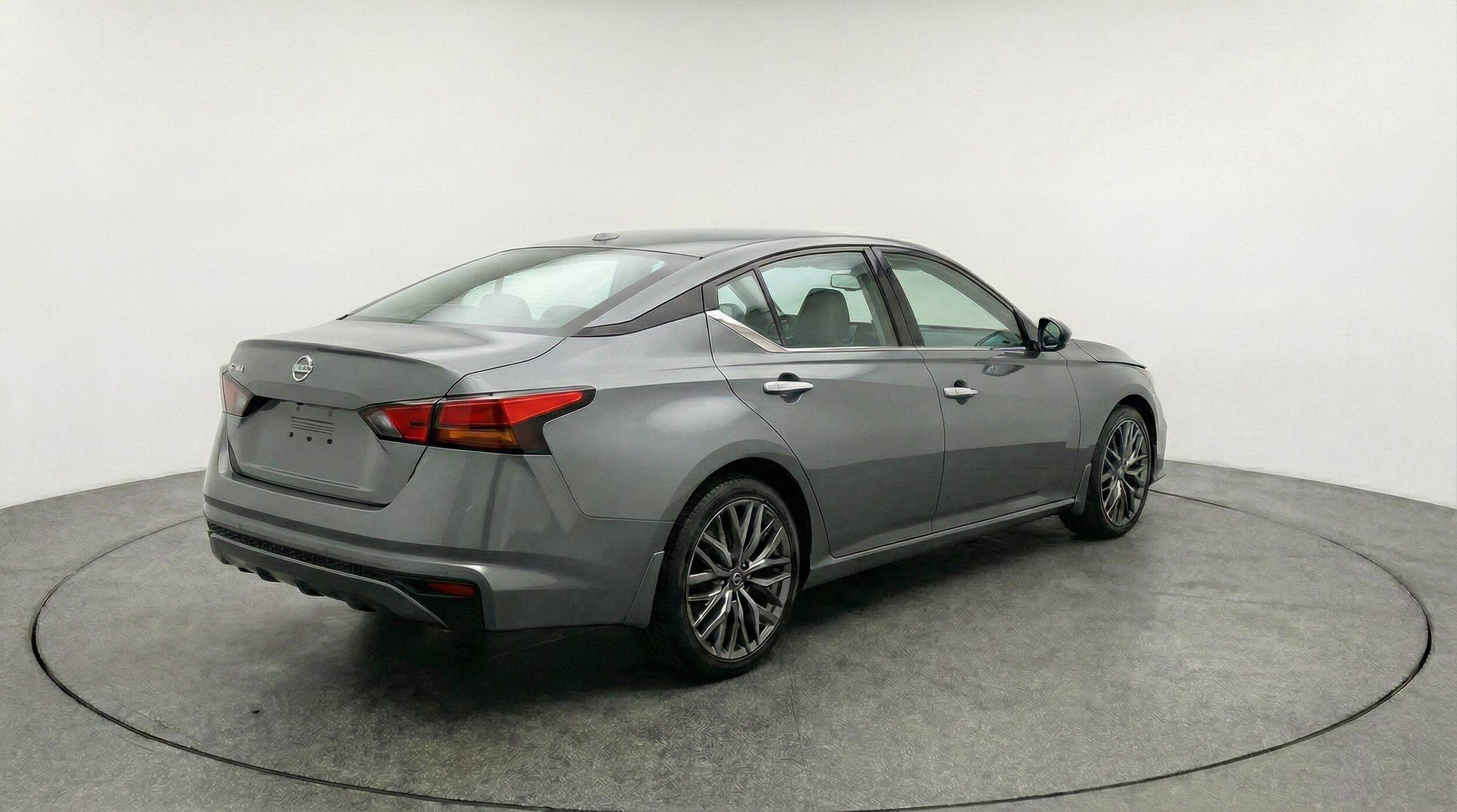 Thumbnail: 2025 Nissan Altima - 9