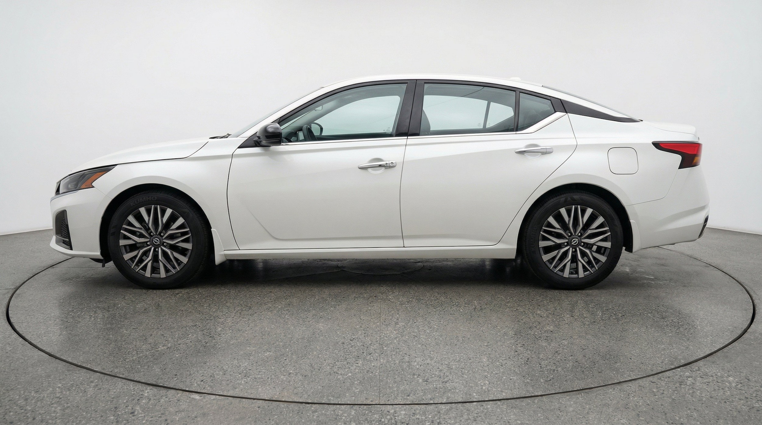 Thumbnail: 2025 Nissan Altima - 5