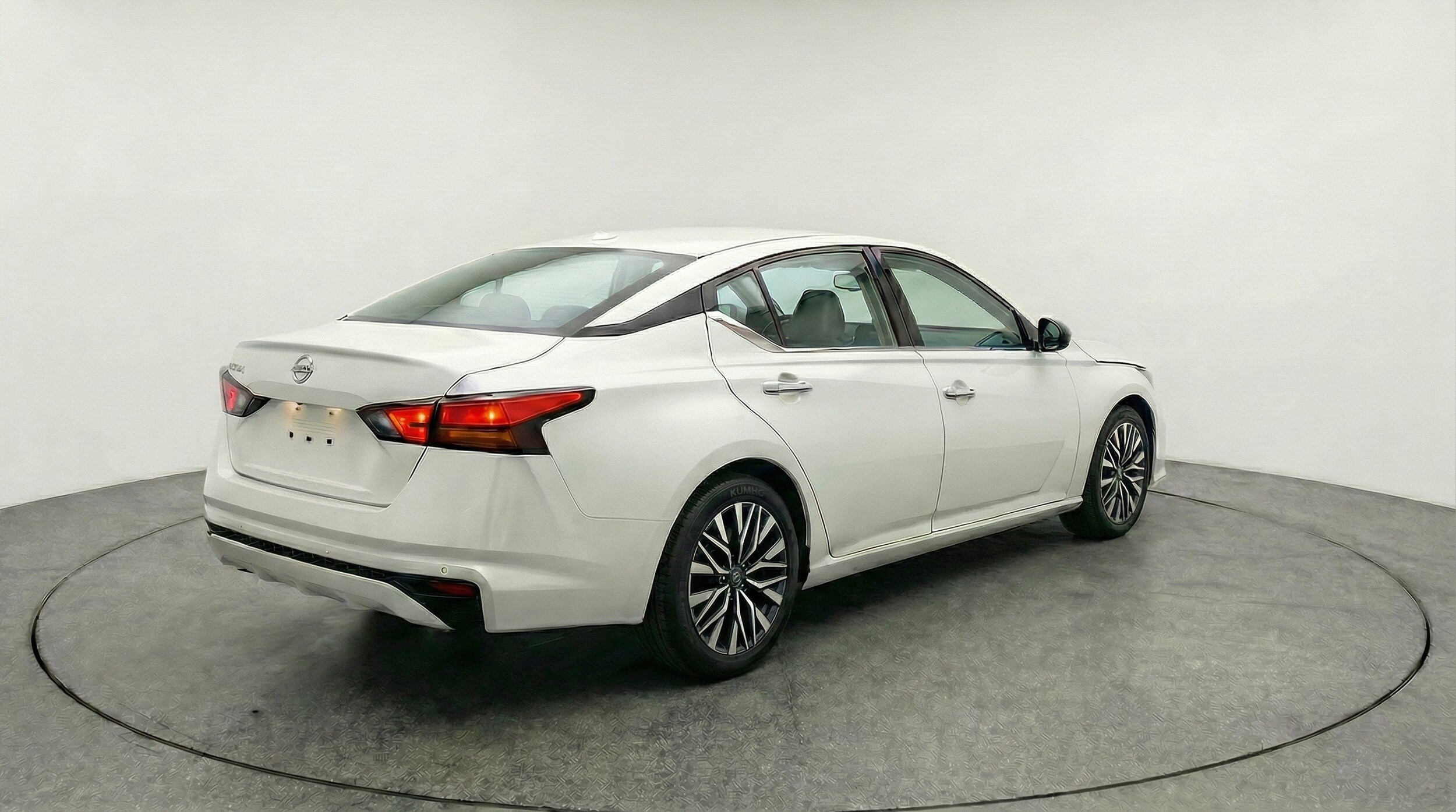 Thumbnail: 2025 Nissan Altima - 9