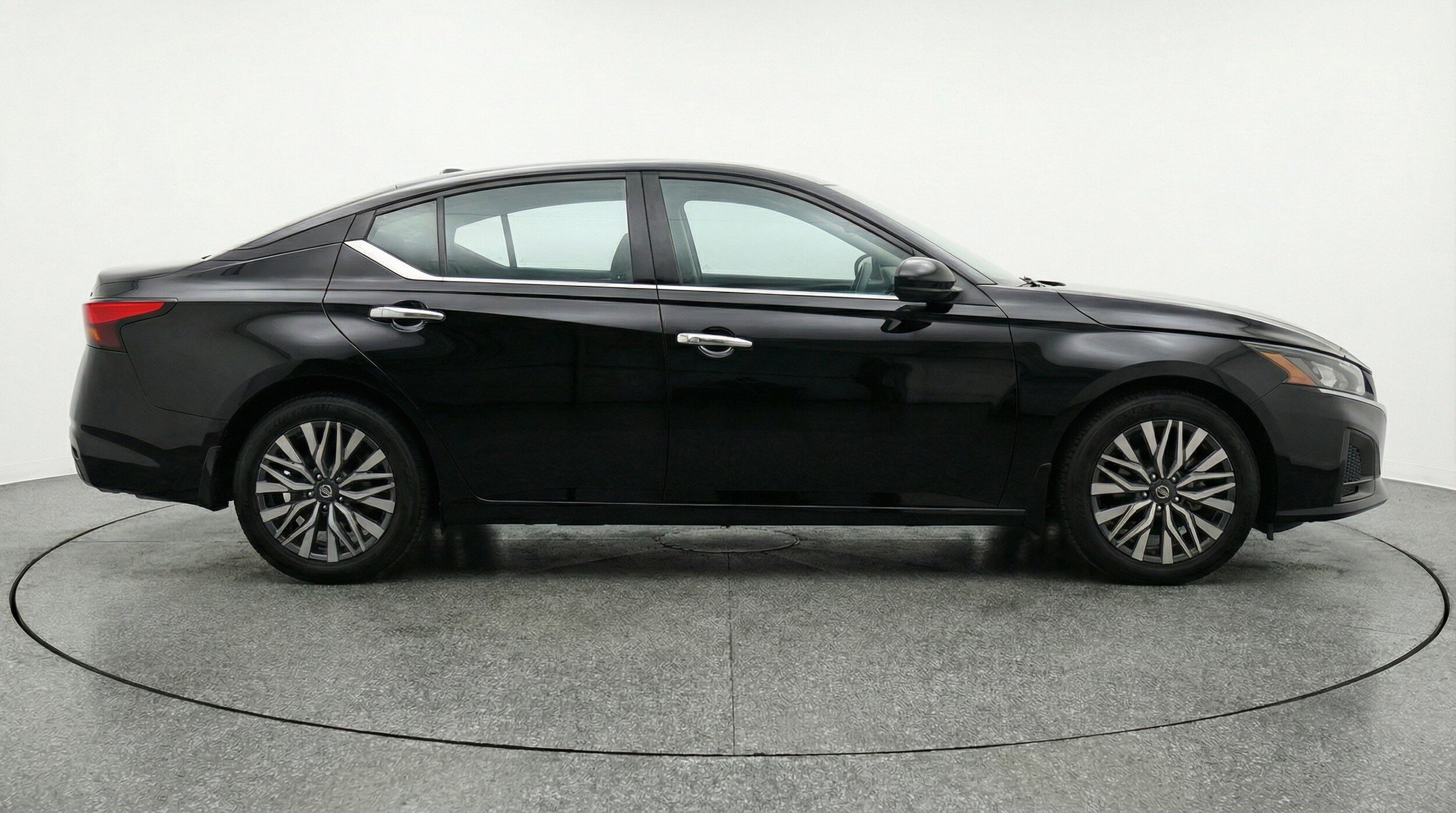 Thumbnail: 2025 Nissan Altima - 11