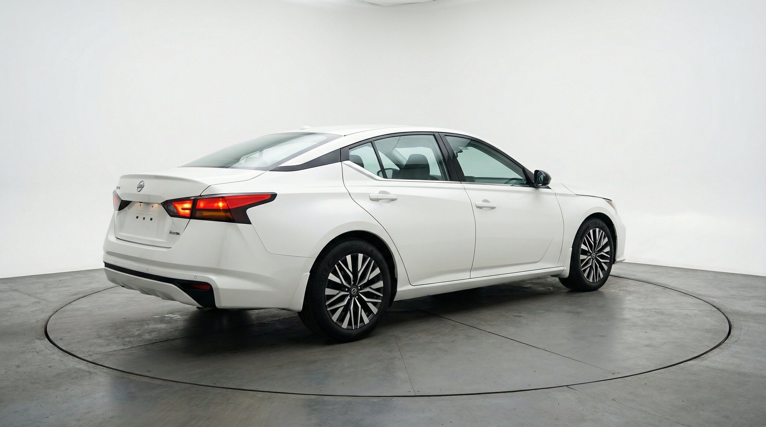 Thumbnail: 2025 Nissan Altima - 9