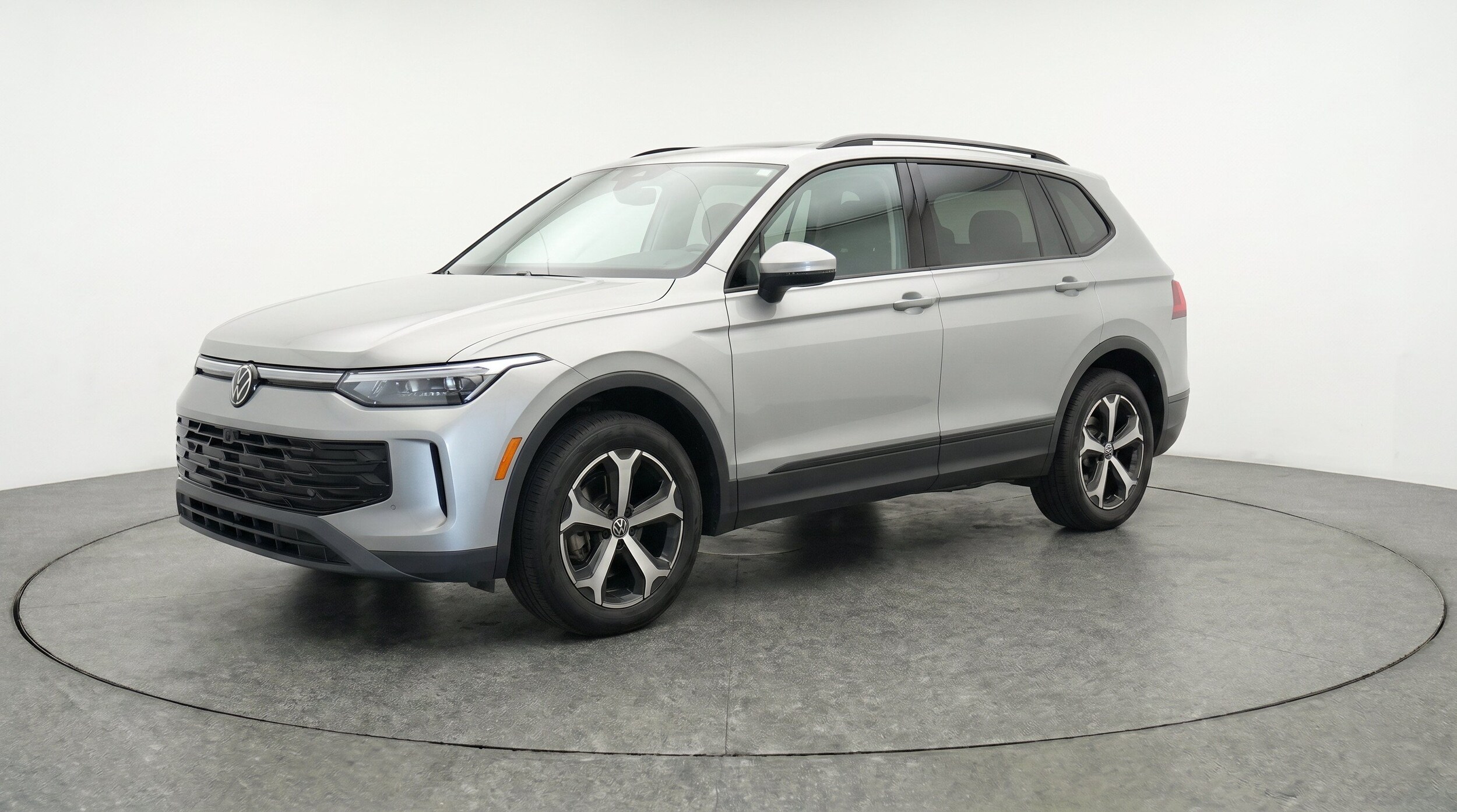 Thumbnail: 2026 Volkswagen Tiguan - 3