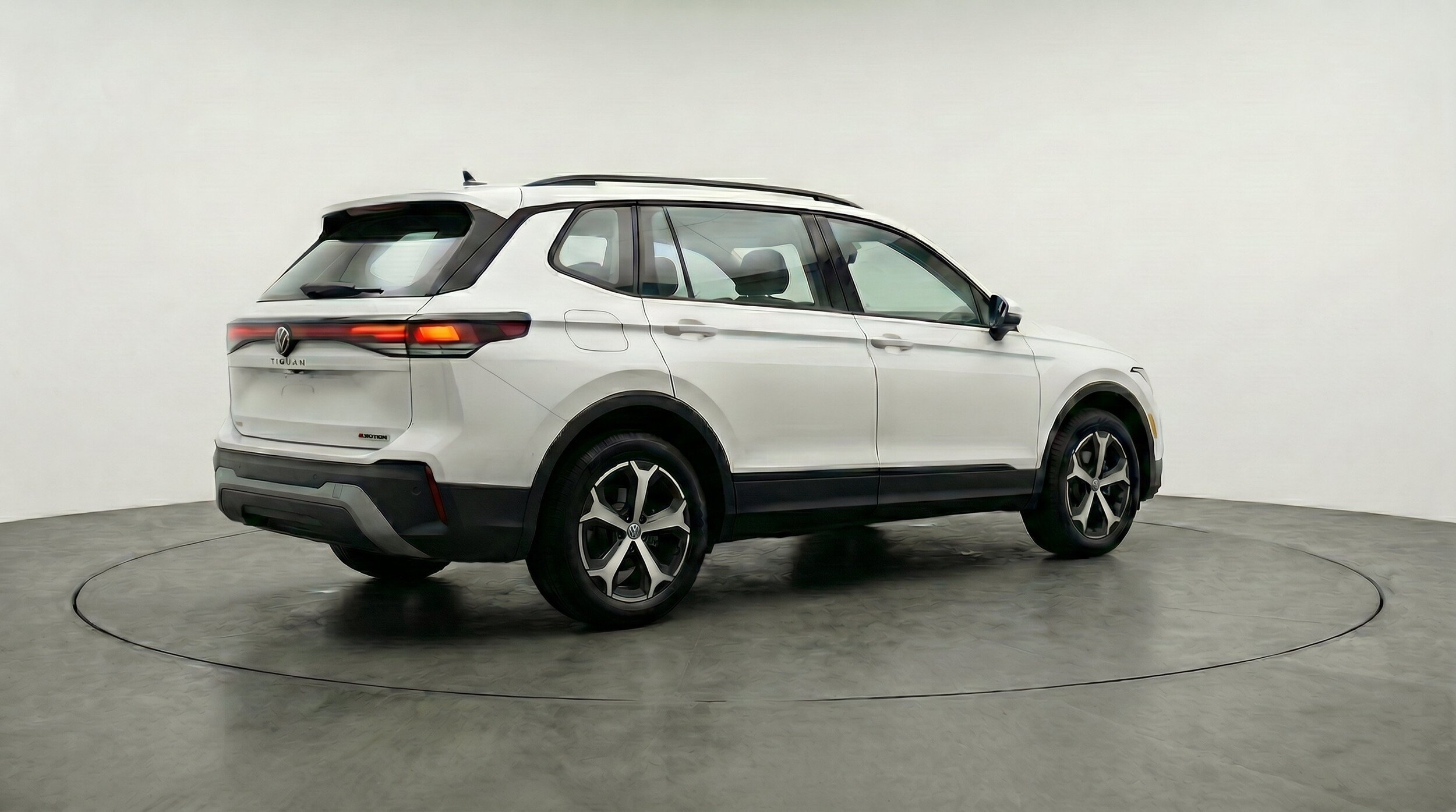 Thumbnail: 2026 Volkswagen Tiguan - 9