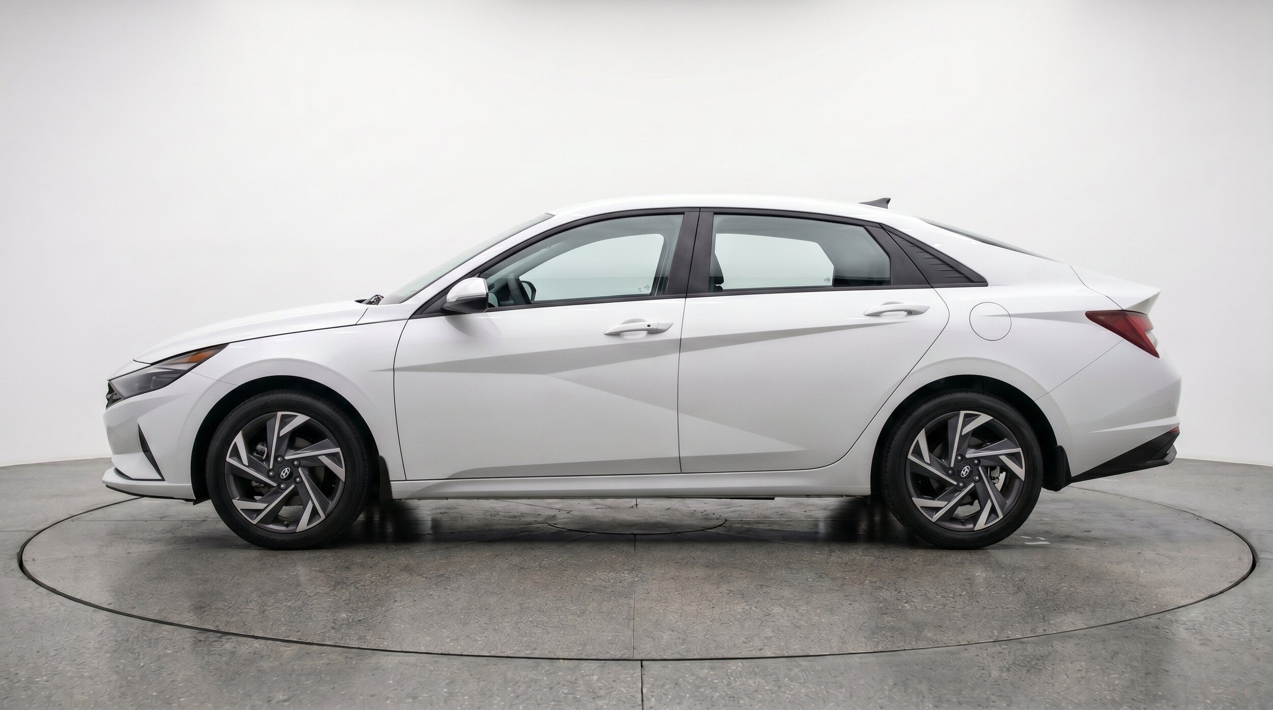 Thumbnail: 2025 Hyundai Elantra - 5