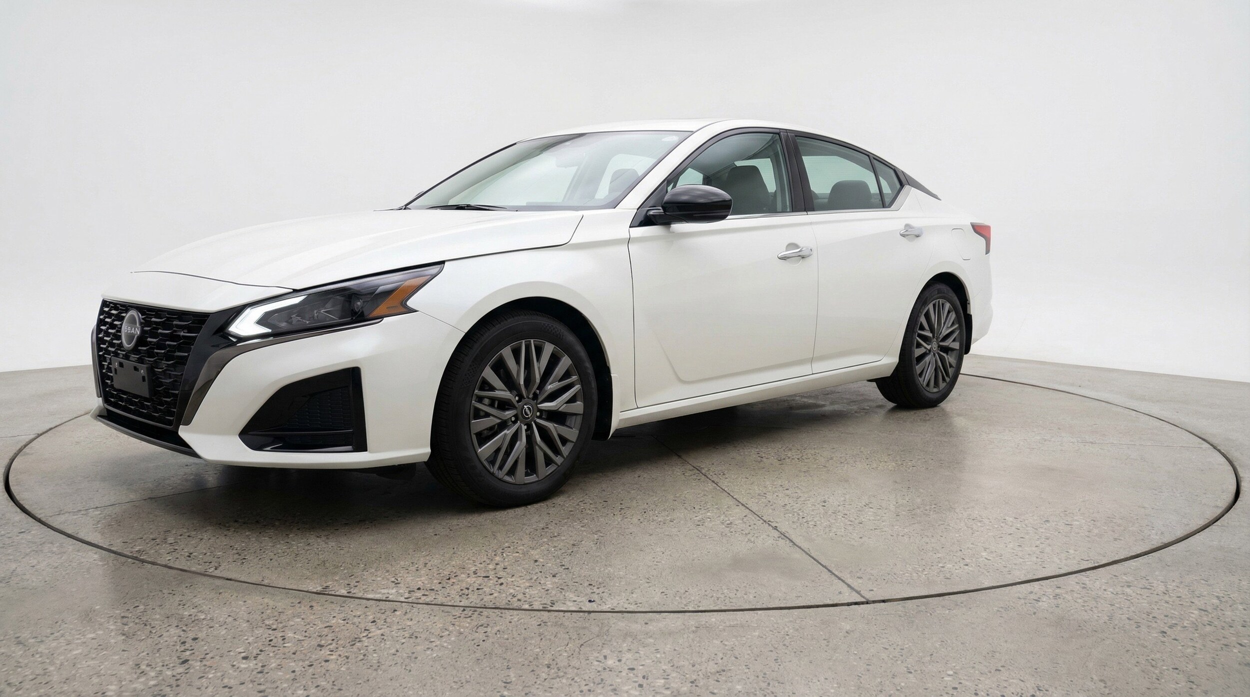 Thumbnail: 2025 Nissan Altima - 3