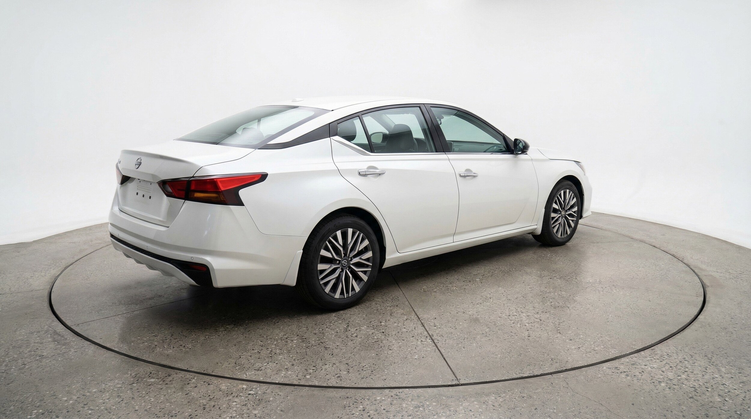 Thumbnail: 2025 Nissan Altima - 9