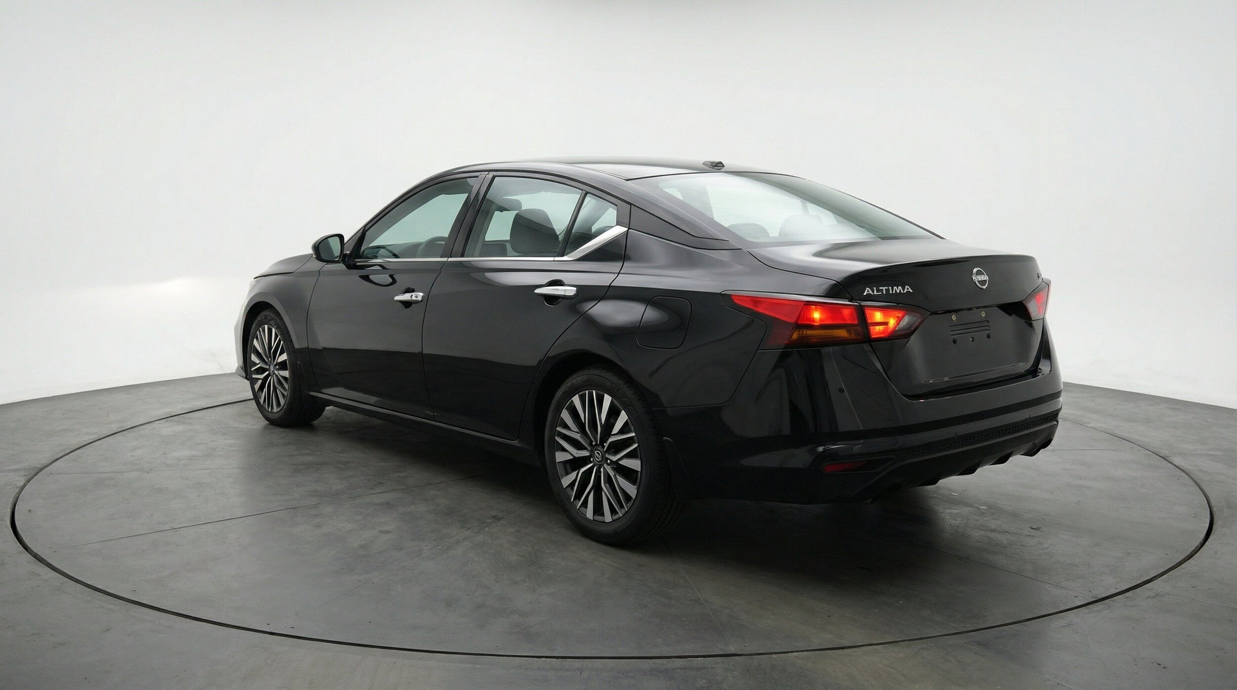 Thumbnail: 2025 Nissan Altima - 6