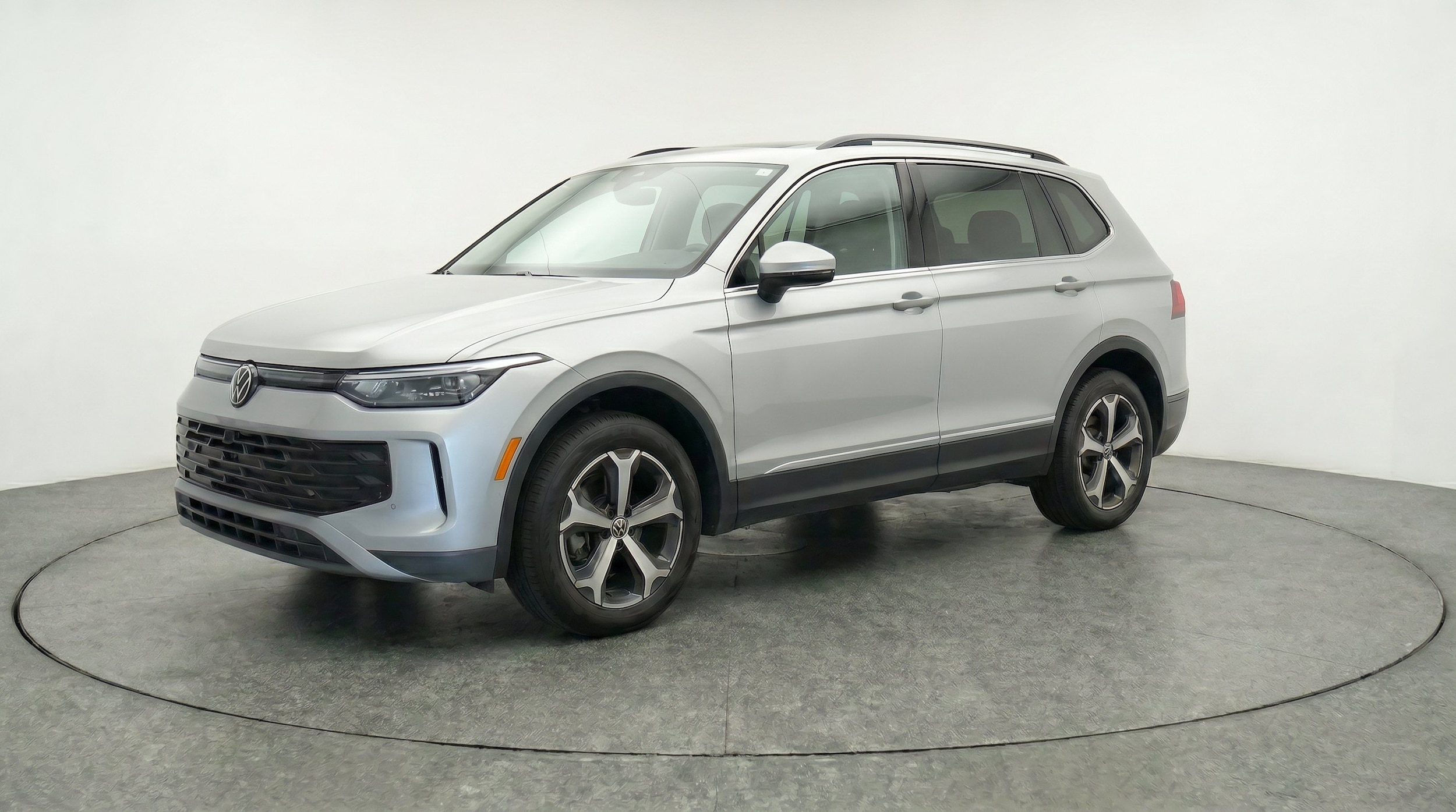 Thumbnail: 2026 Volkswagen Tiguan - 3