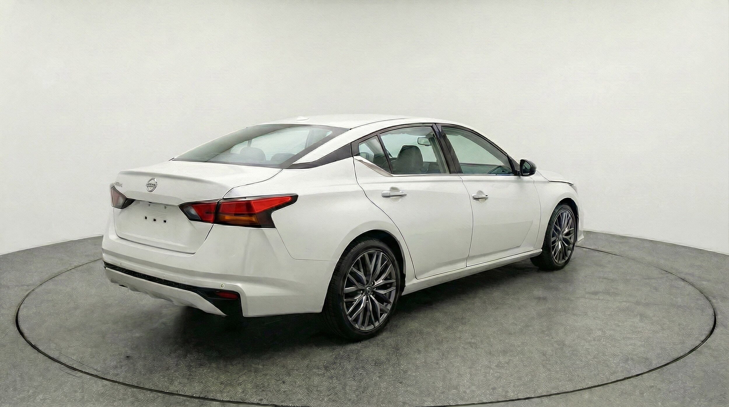 Thumbnail: 2025 Nissan Altima - 9