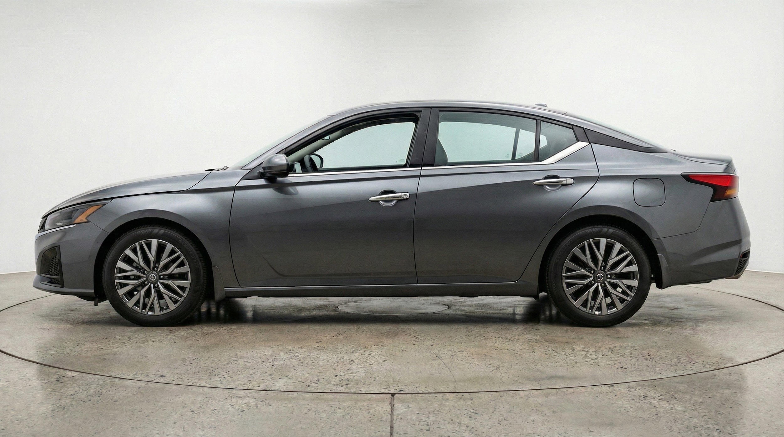 Thumbnail: 2025 Nissan Altima - 5