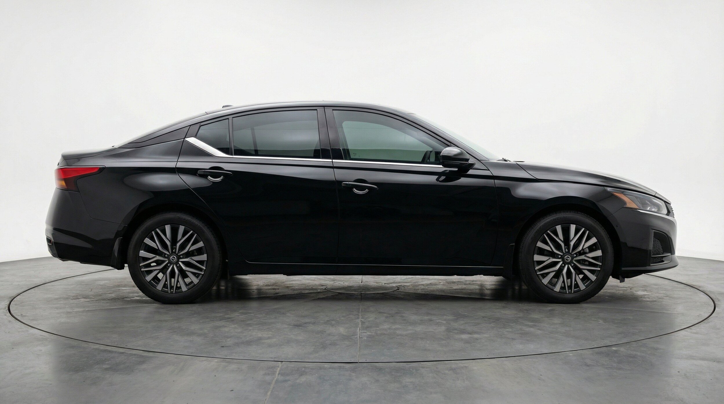 Thumbnail: 2025 Nissan Altima - 11
