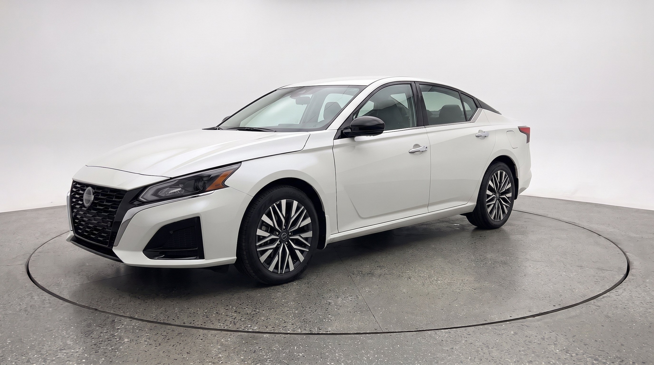 Thumbnail: 2025 Nissan Altima - 3