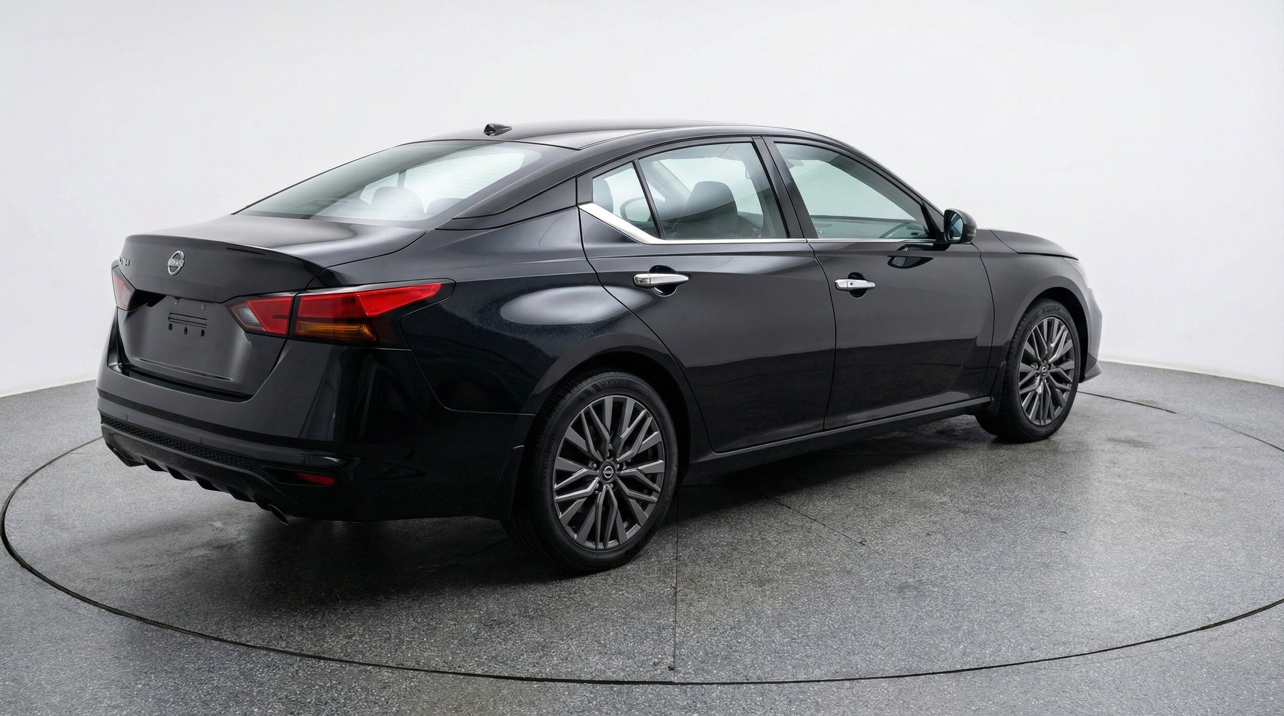 Thumbnail: 2025 Nissan Altima - 9