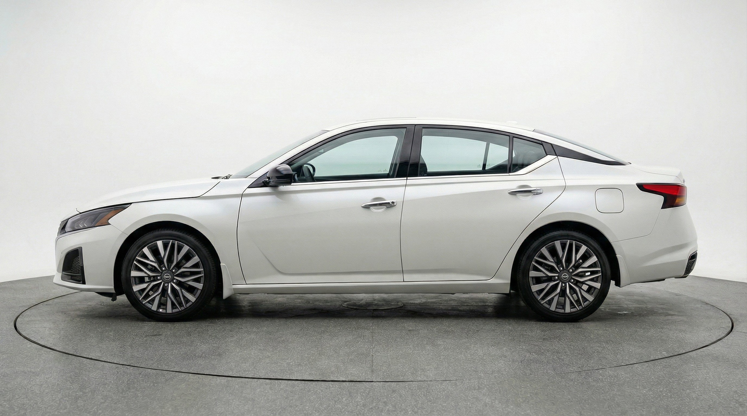 Thumbnail: 2025 Nissan Altima - 5