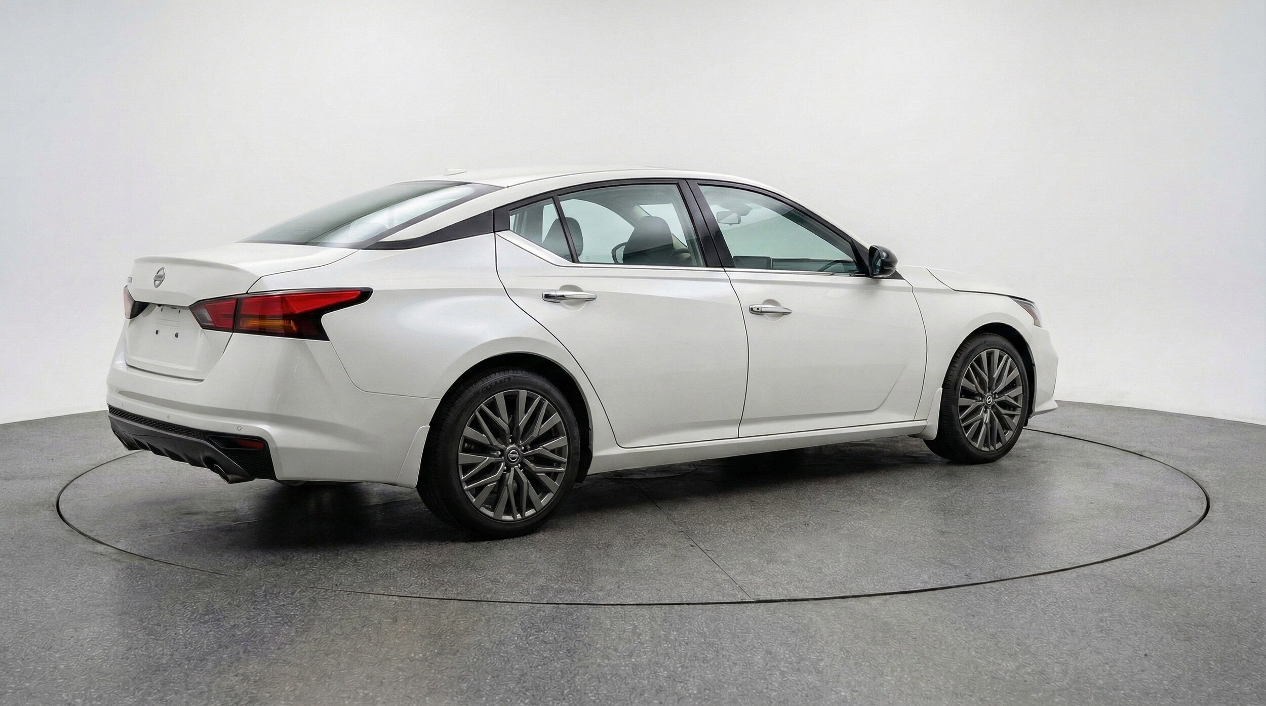 Thumbnail: 2025 Nissan Altima - 9