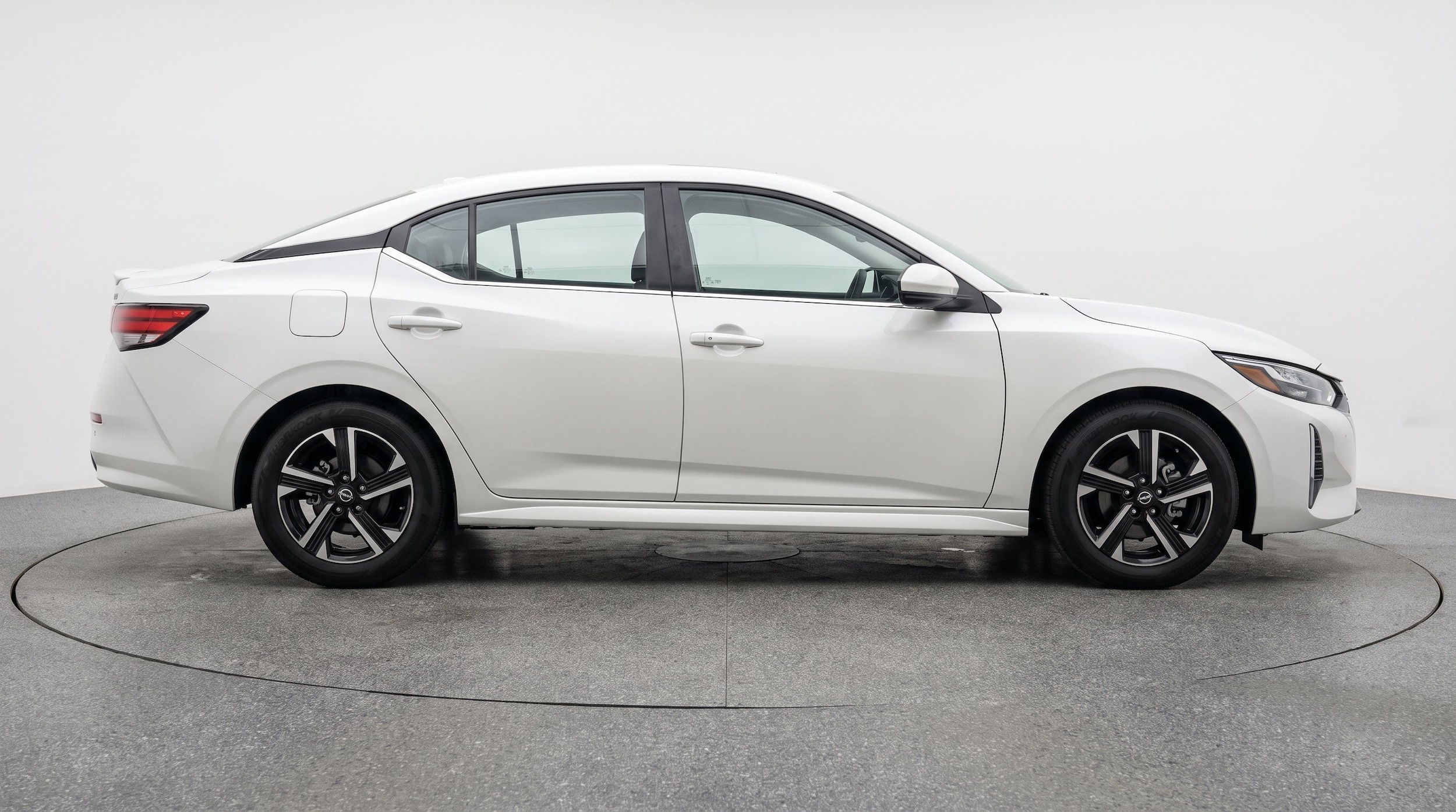 Thumbnail: 2025 Nissan Sentra - 10