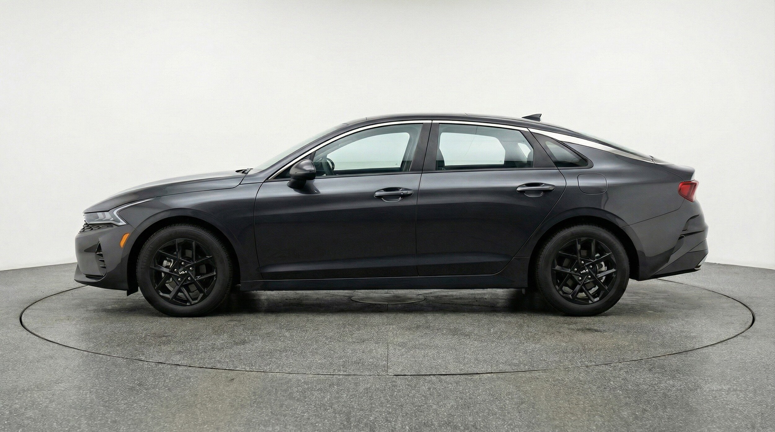 Thumbnail: 2025 Kia K5 - 5