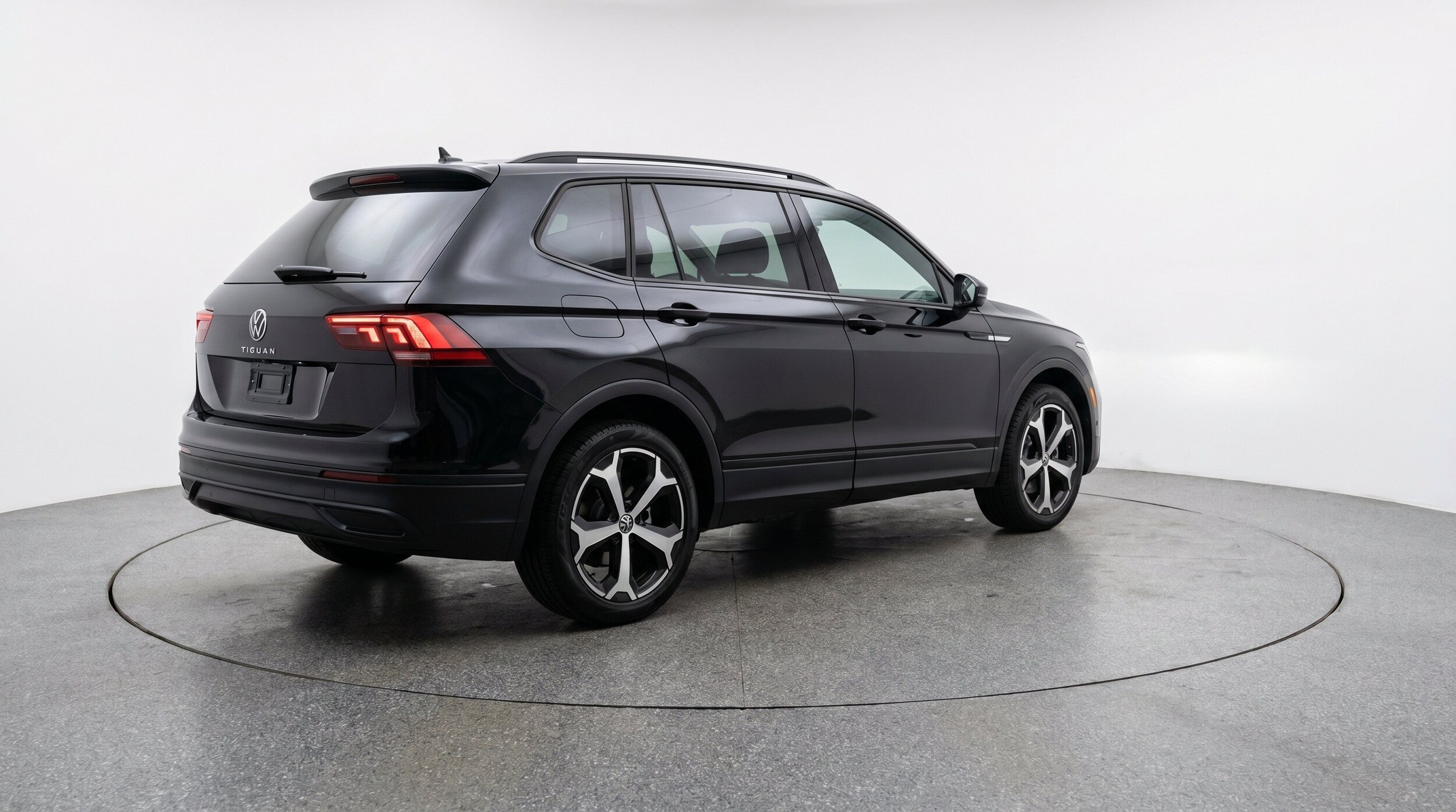 Thumbnail: 2026 Volkswagen Tiguan - 9