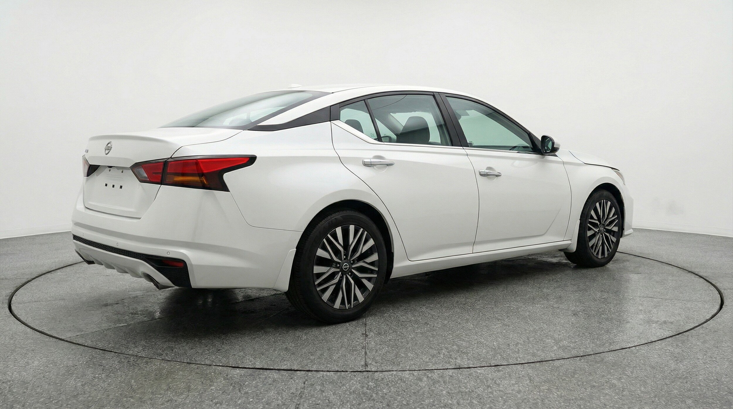 Thumbnail: 2025 Nissan Altima - 9