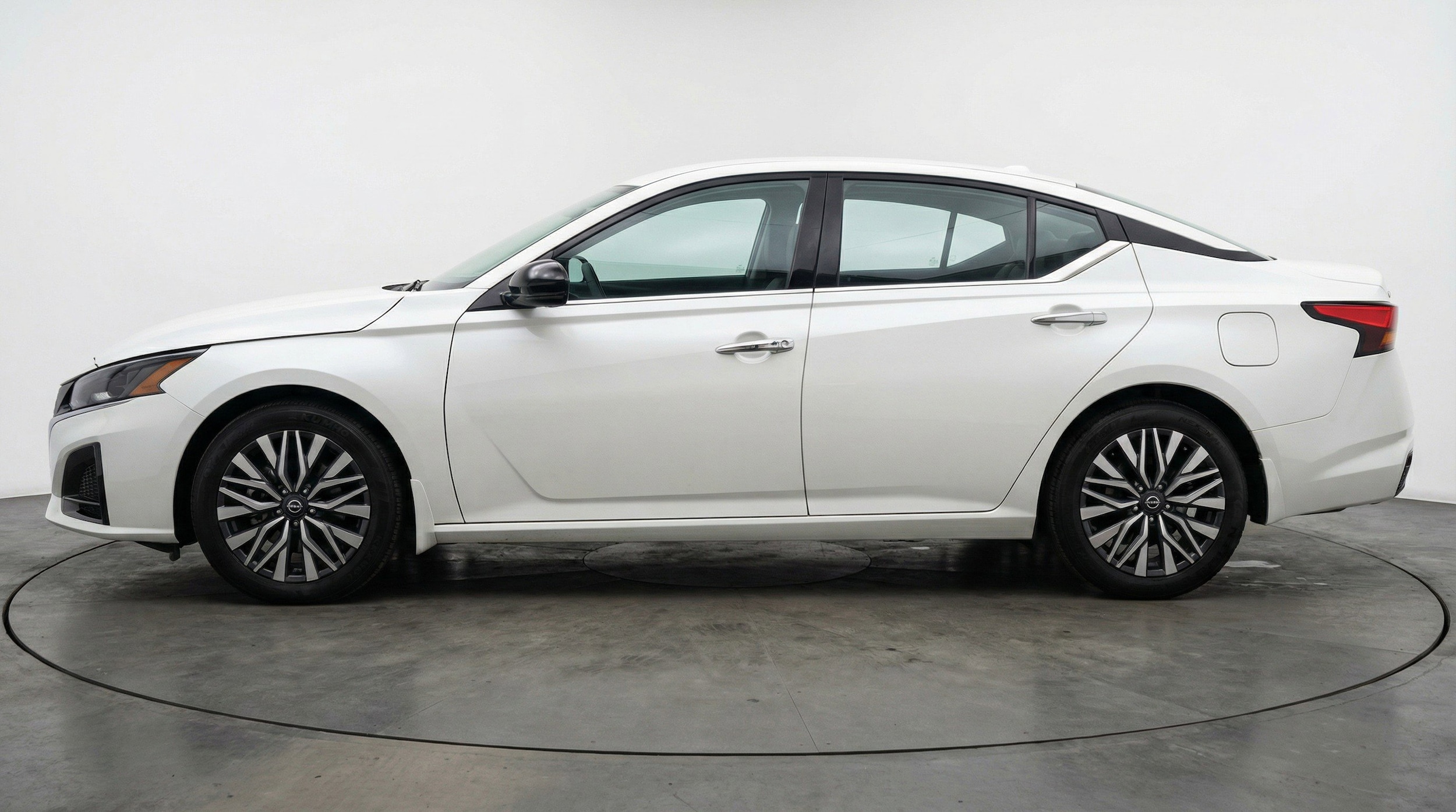 Thumbnail: 2025 Nissan Altima - 5
