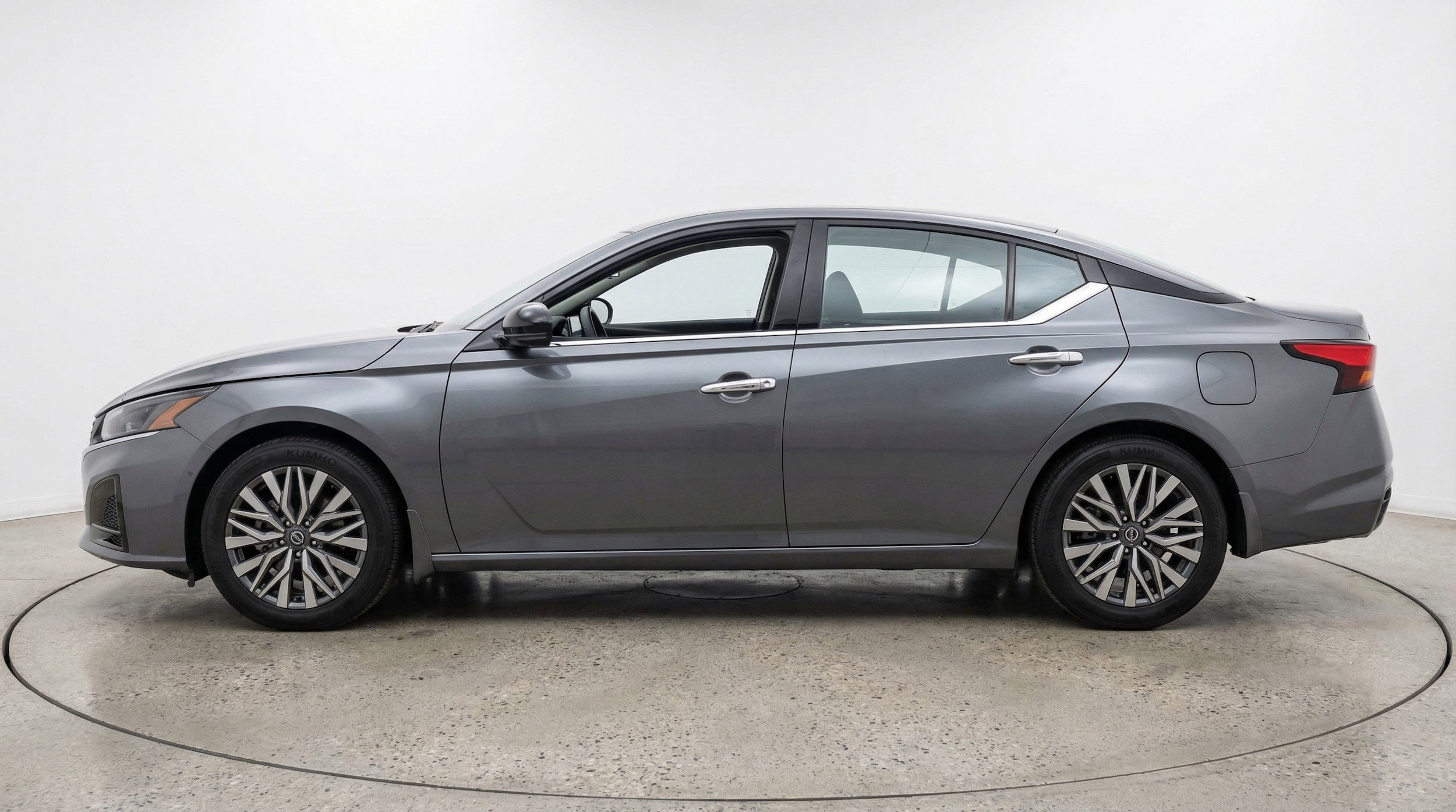 Thumbnail: 2025 Nissan Altima - 5