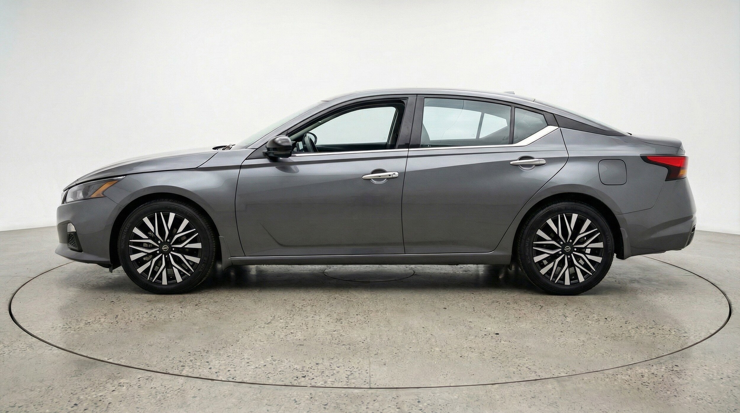 Thumbnail: 2025 Nissan Altima - 5